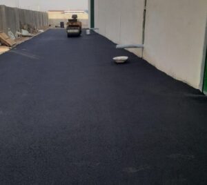 اجرای آسفالت درجه یک با غلطک