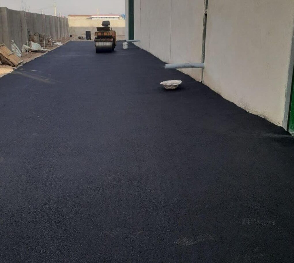 اجرای آسفالت درجه یک با غلطک